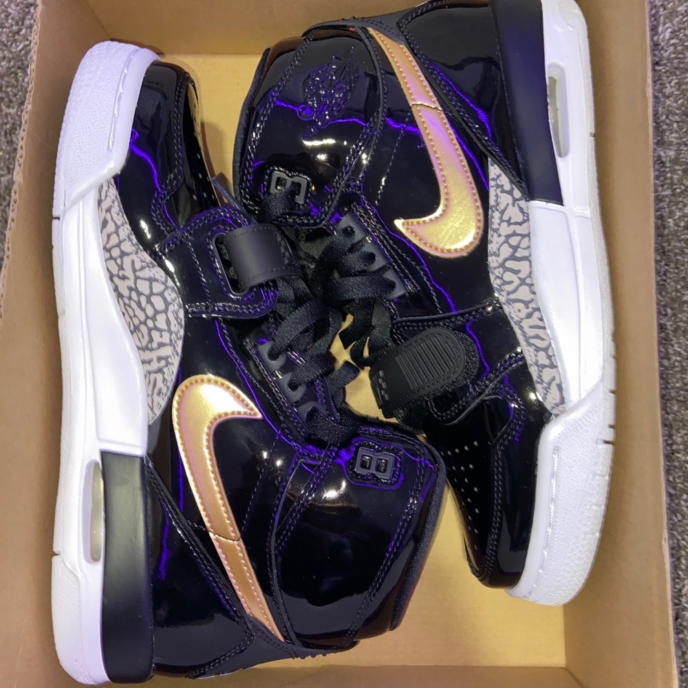 Air Jordan Legacy Blk&Gold